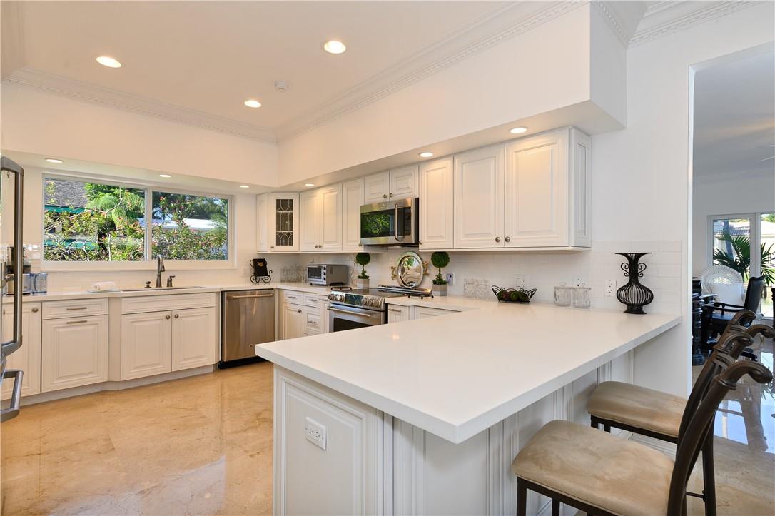 BAY COLONY - Residential