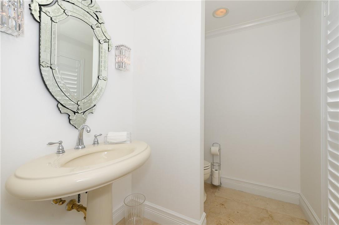 BAY COLONY - Residential