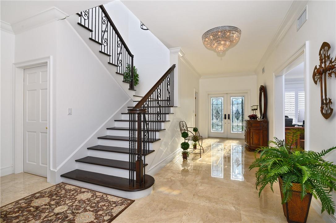 BAY COLONY - Residential