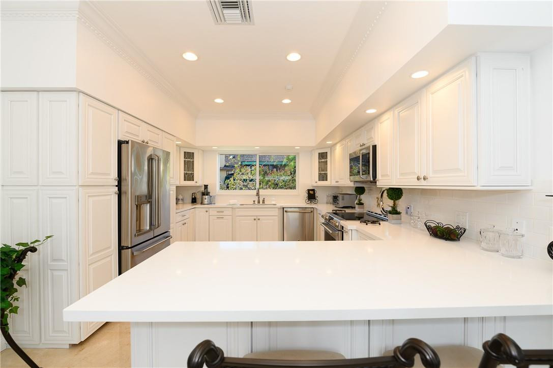 BAY COLONY - Residential