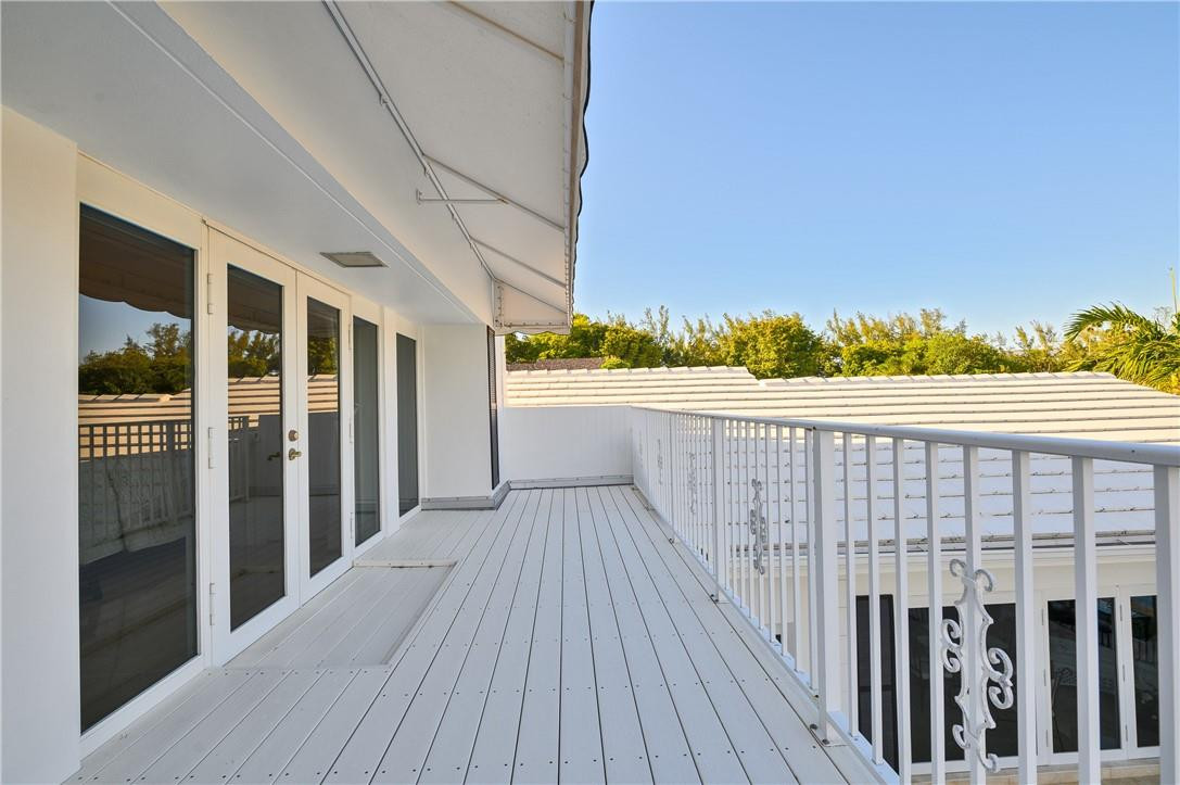 BAY COLONY - Residential