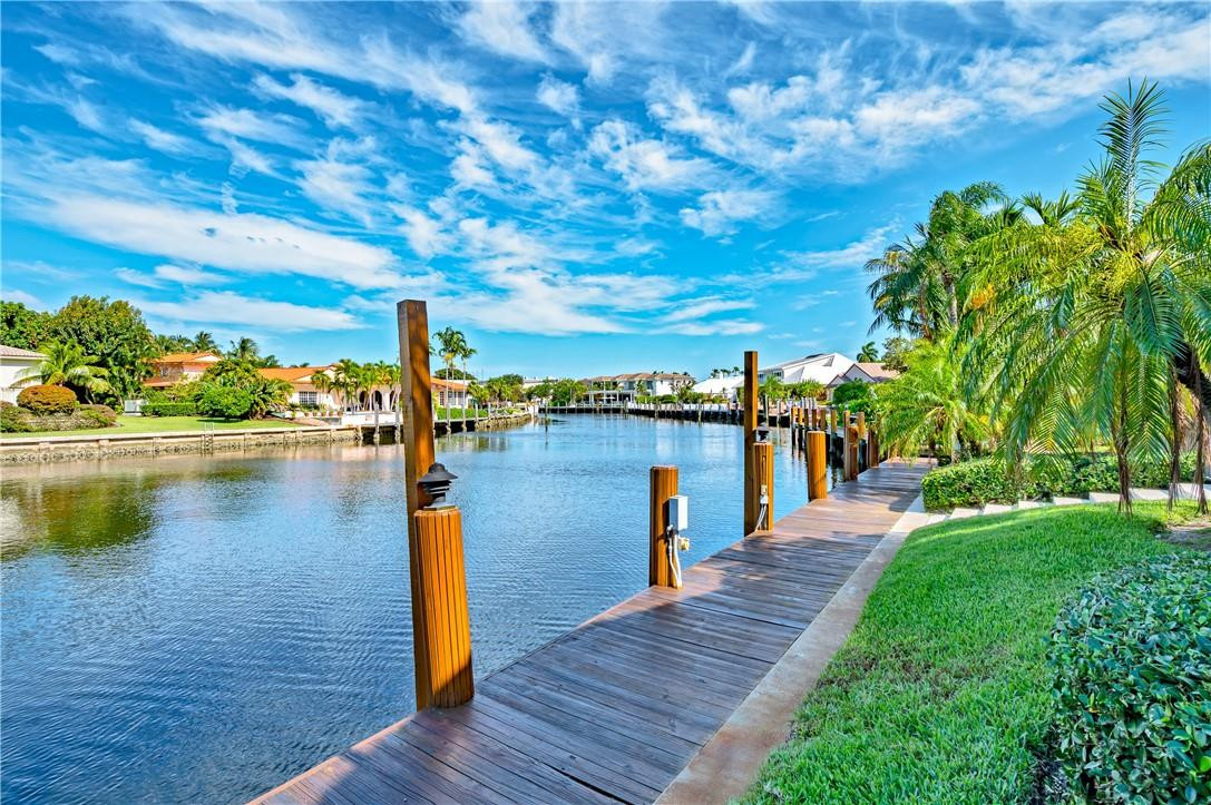 BAY COLONY - Residential