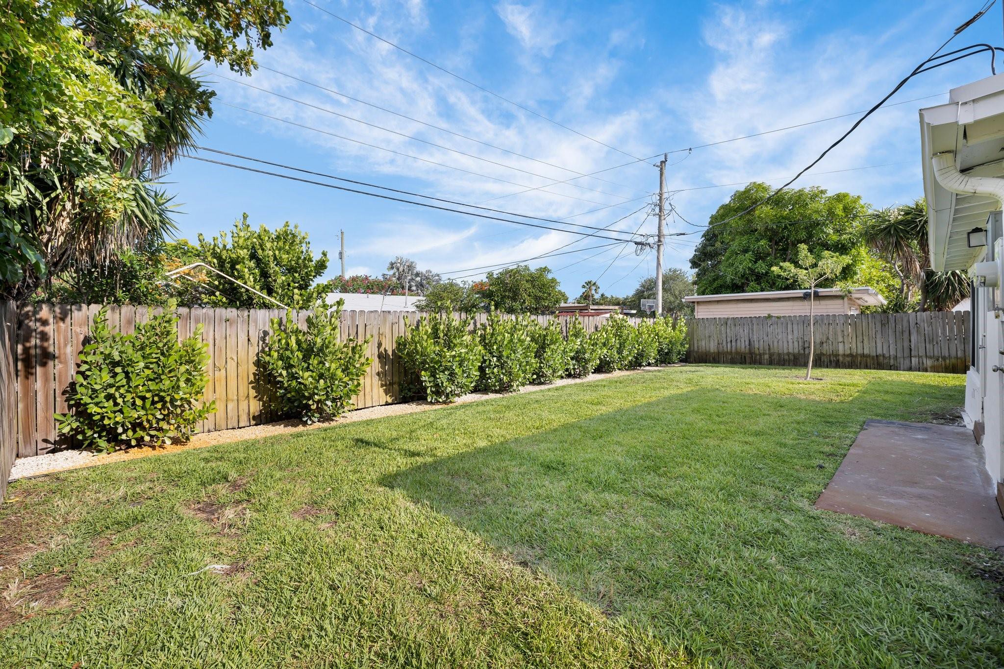 4106 NW 12th Ter