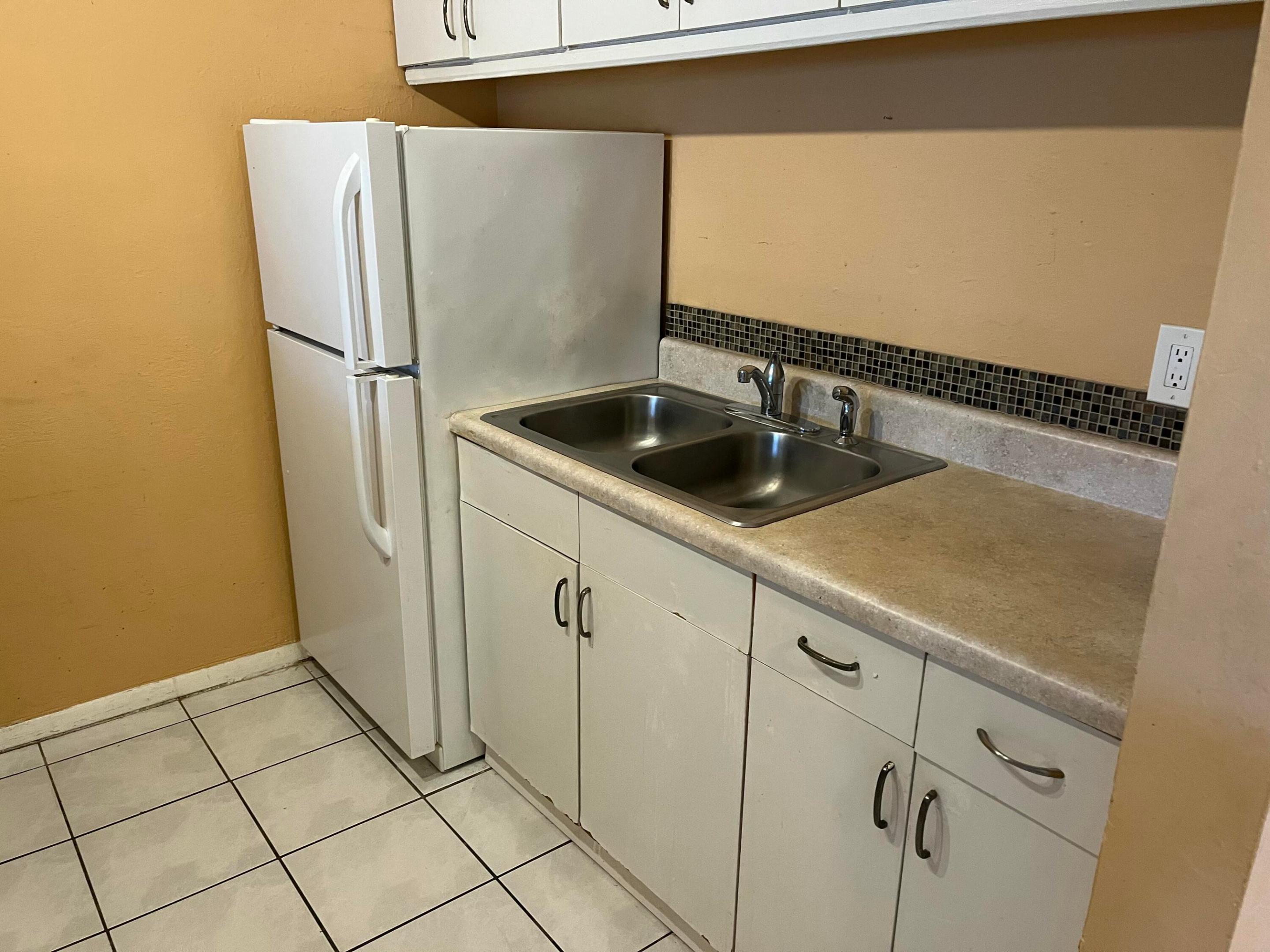 PARK RIDGE NORTH APTS CONDO - Residential