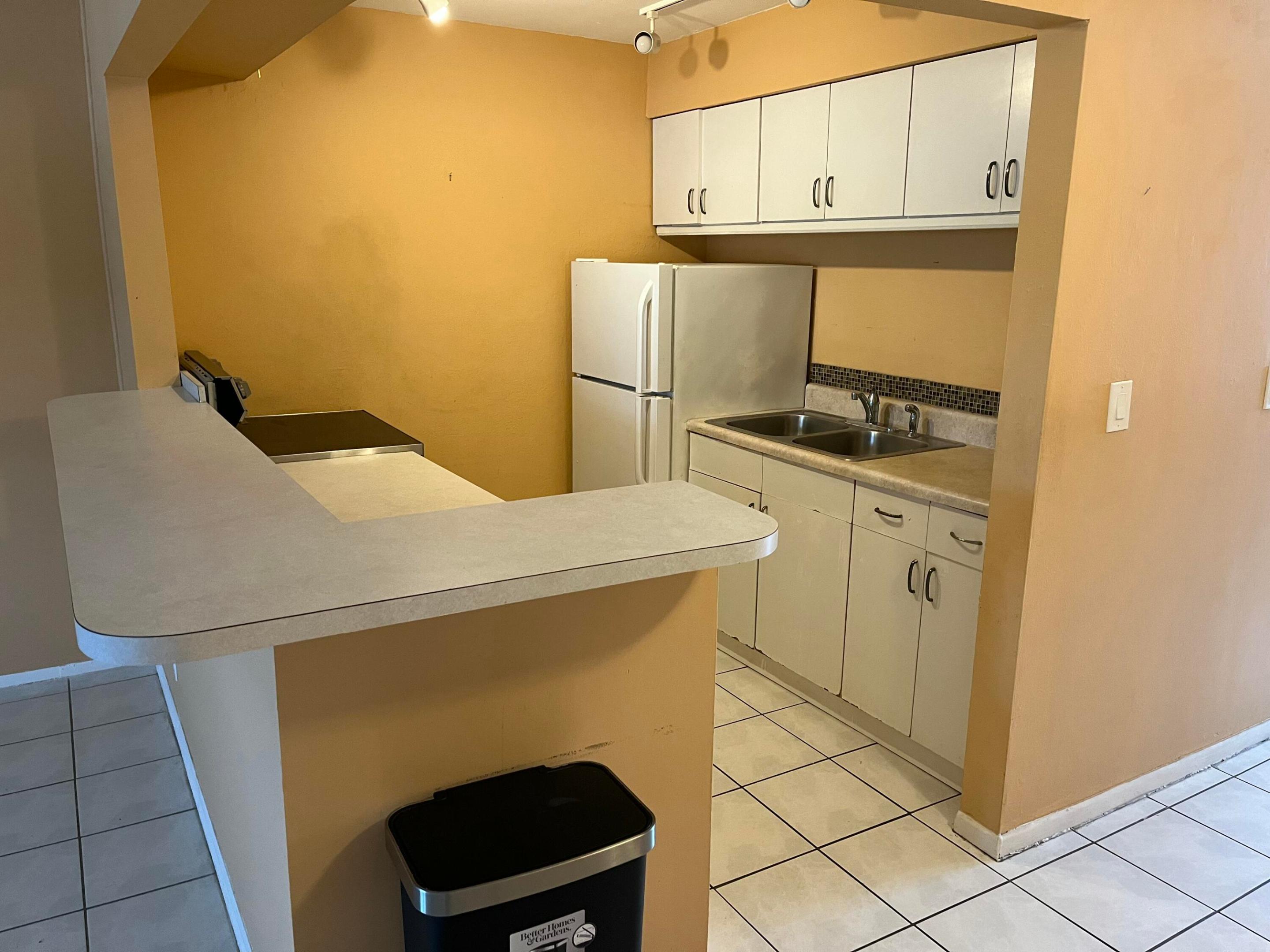 PARK RIDGE NORTH APTS CONDO - Residential