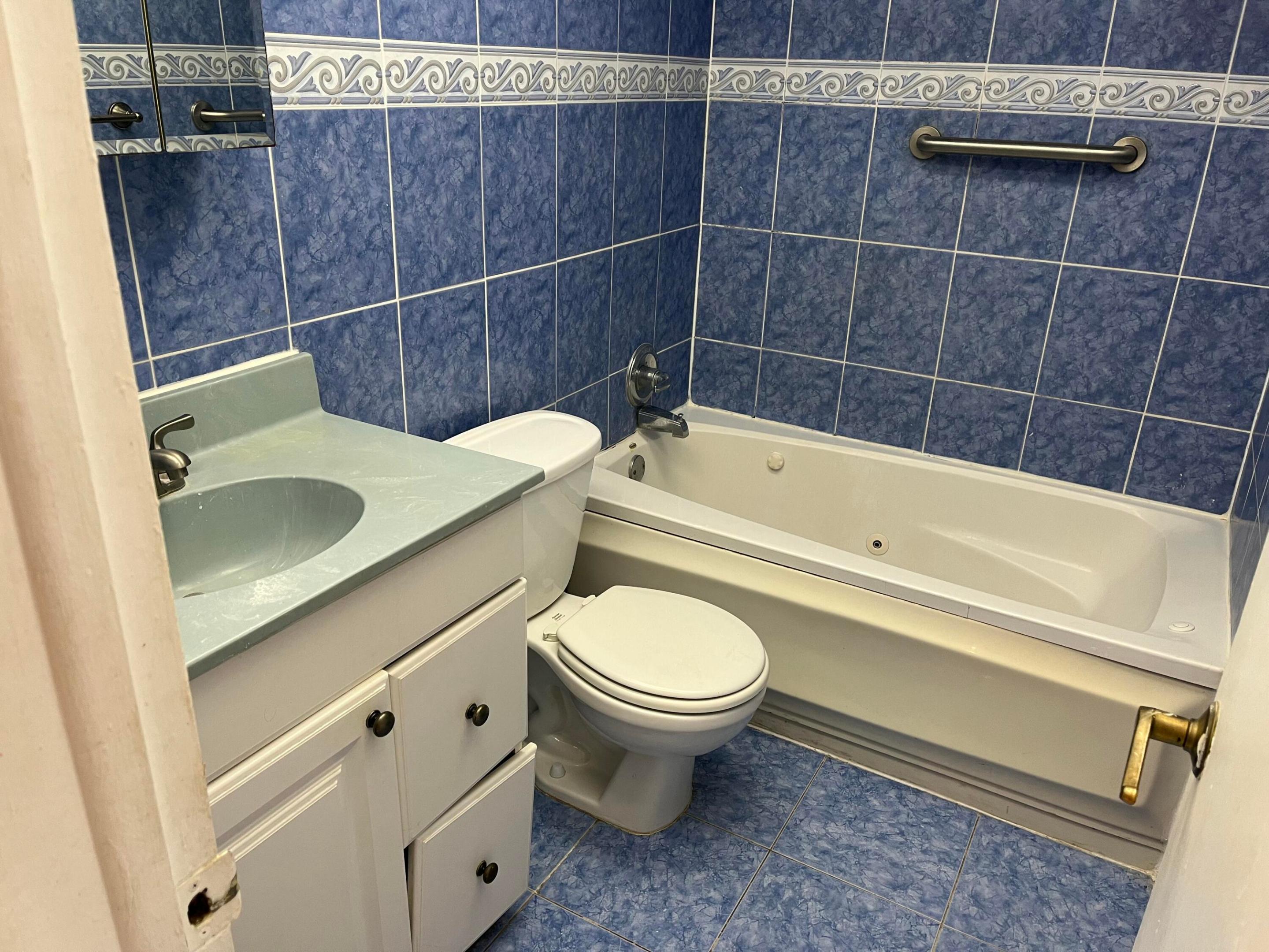 PARK RIDGE NORTH APTS CONDO - Residential