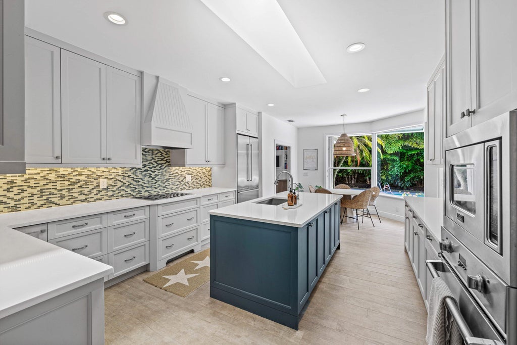 Photo of 2815 HAMPTON Circle E, Delray Beach, FL 33445 (MLS # B26067080)