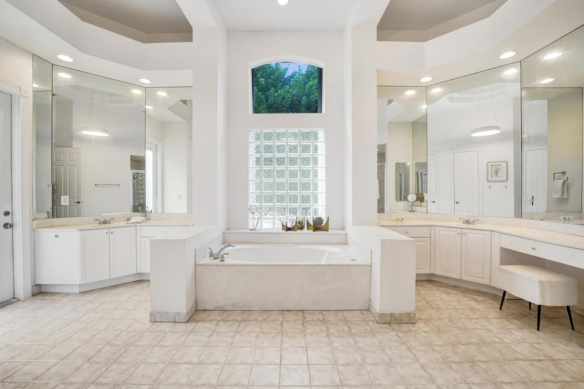 PEMBROKE FALLS -PHASE 4 1 - Residential