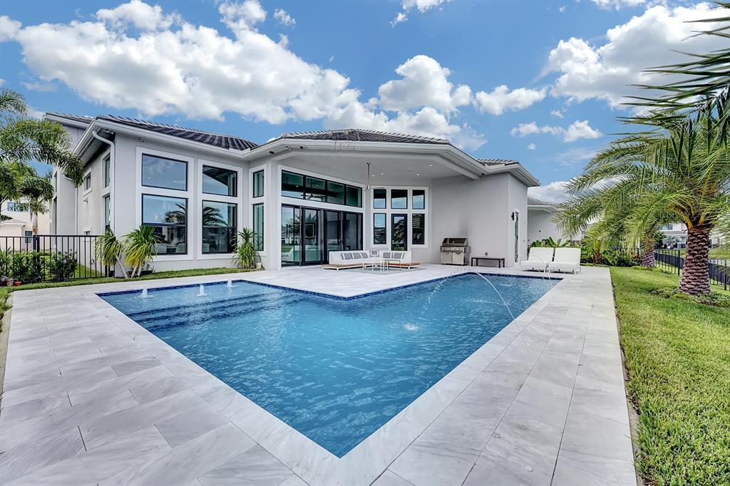 ROYAL PALM POLO - Residential