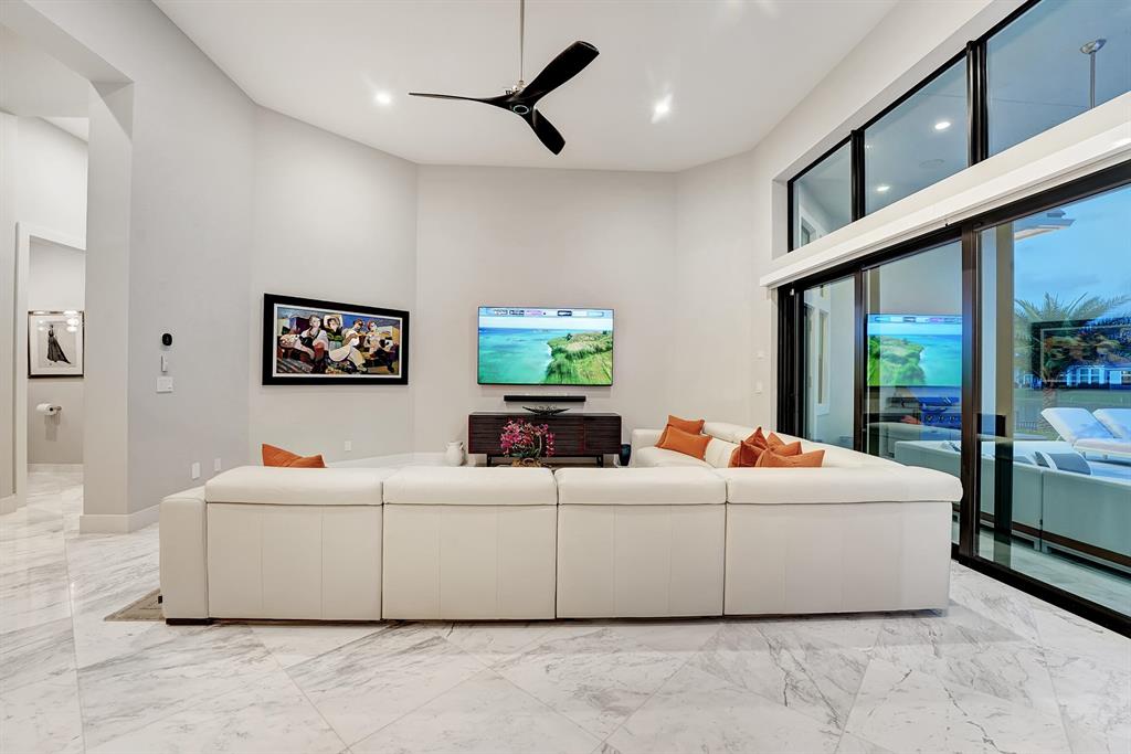 ROYAL PALM POLO - Residential