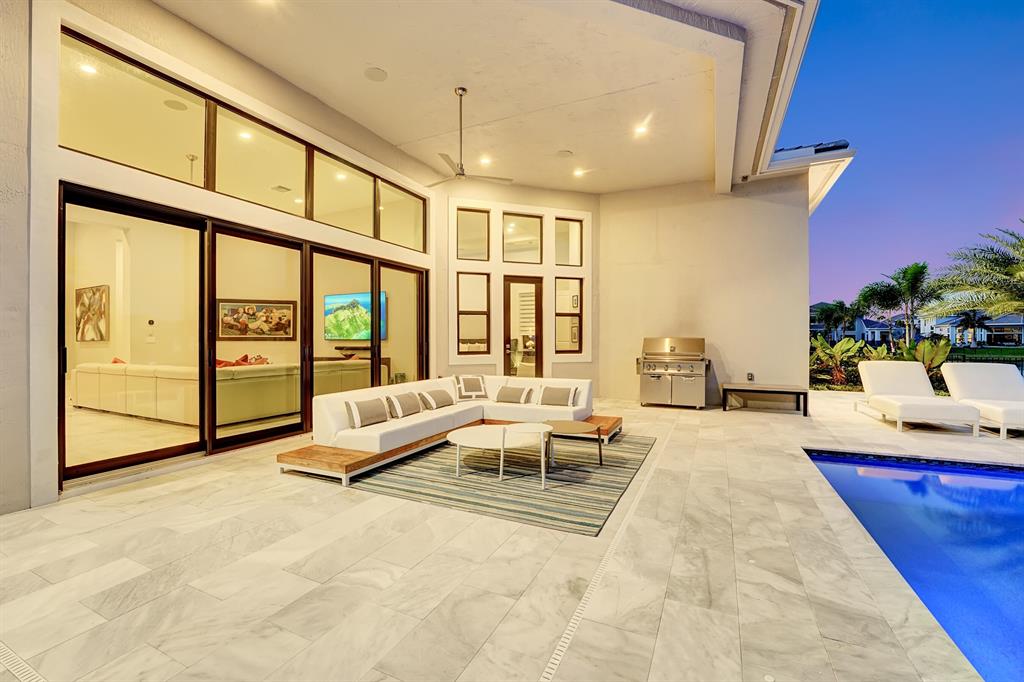 ROYAL PALM POLO - Residential