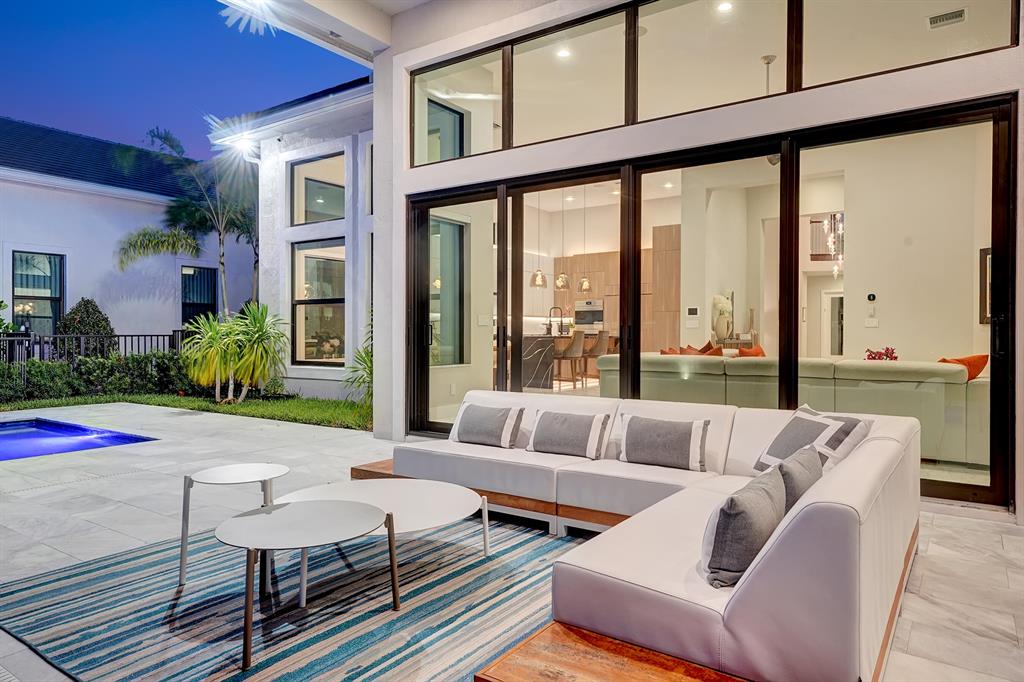 ROYAL PALM POLO - Residential