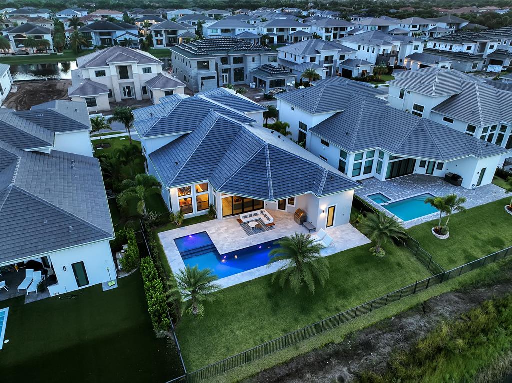 ROYAL PALM POLO - Residential