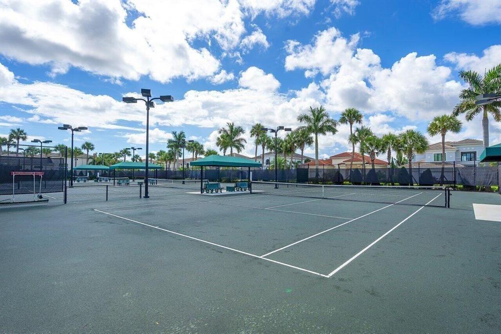 ROYAL PALM POLO - Residential