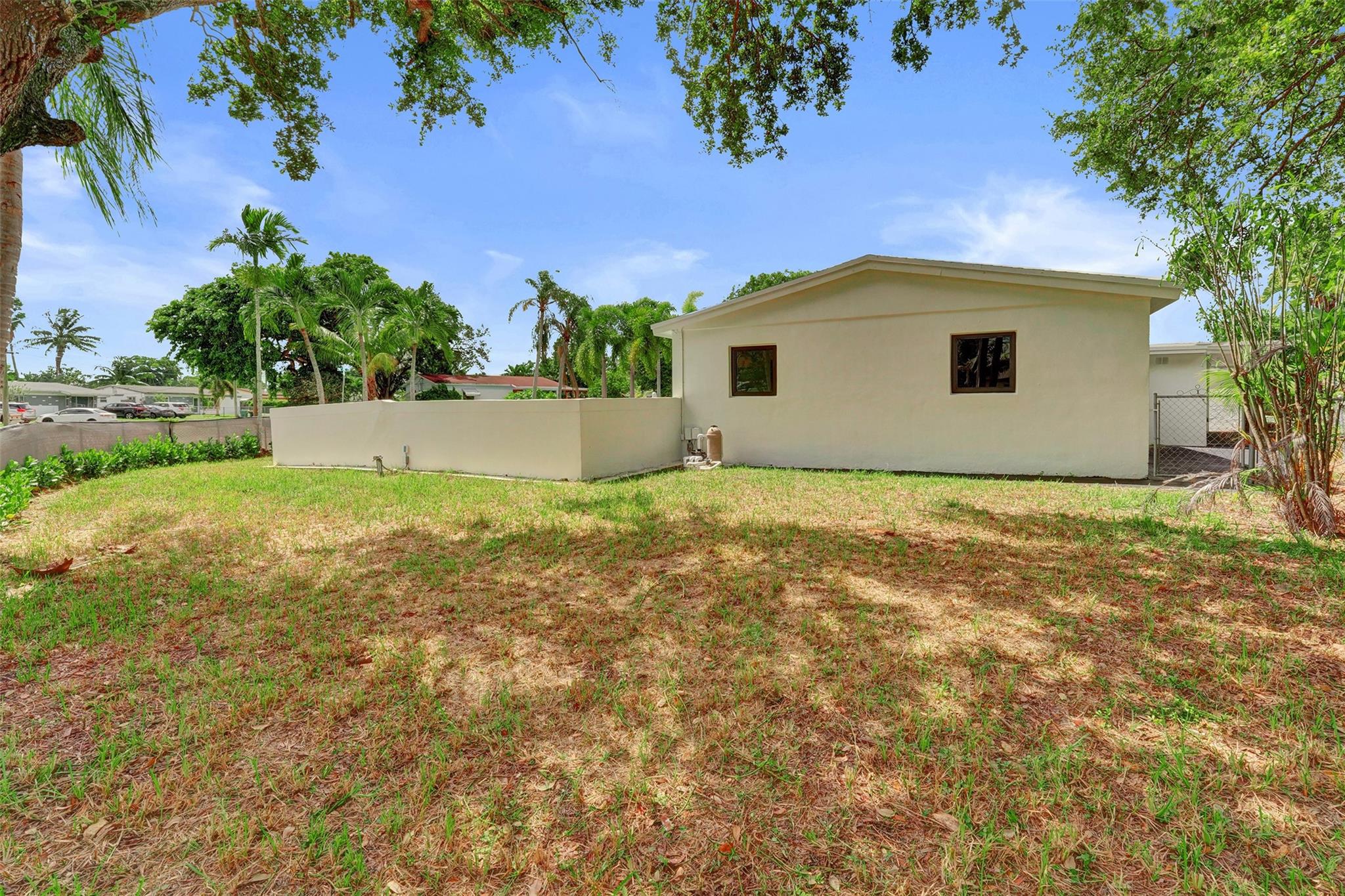 PLAYLAND ISLES - Residential Lease