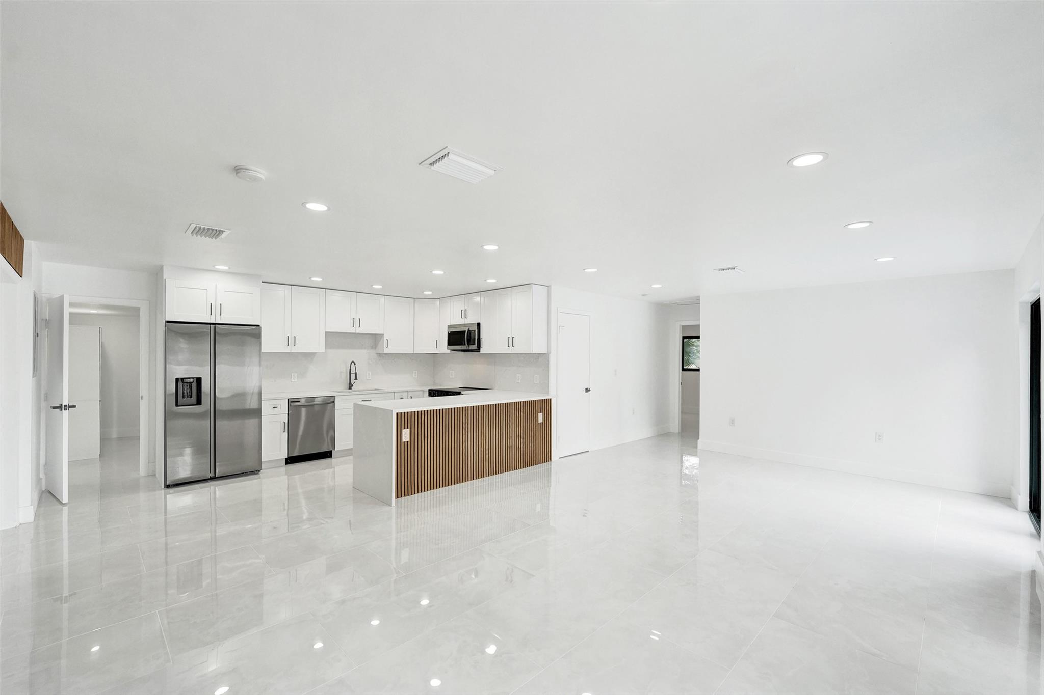 PLAYLAND ISLES - Residential Lease