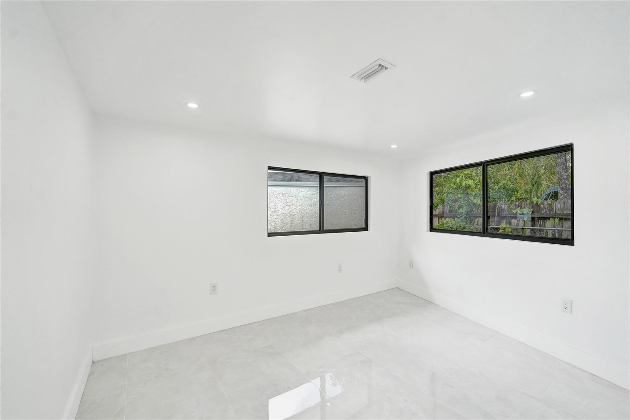 PLAYLAND ISLES - Residential Lease