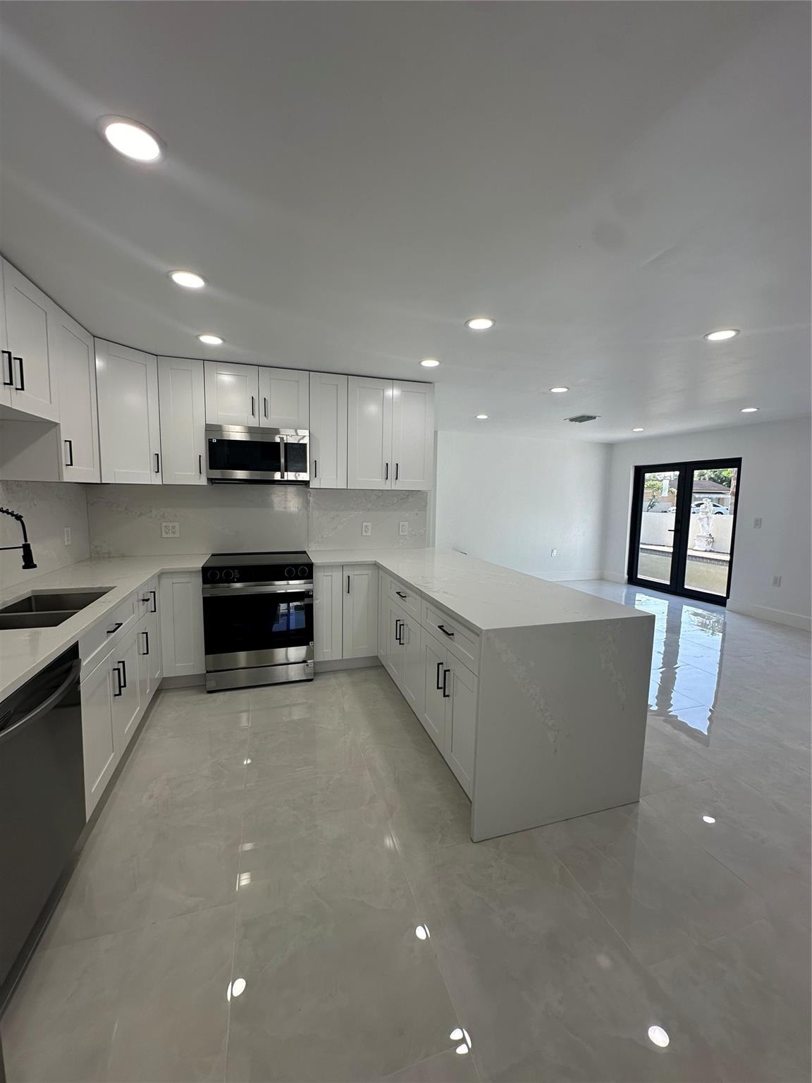 4101 SW 48th Ct