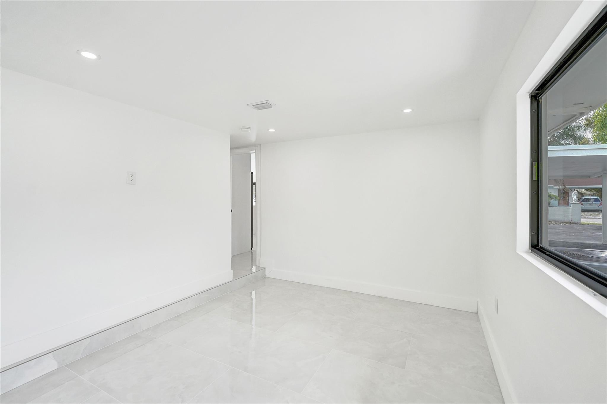 PLAYLAND ISLES - Residential Lease