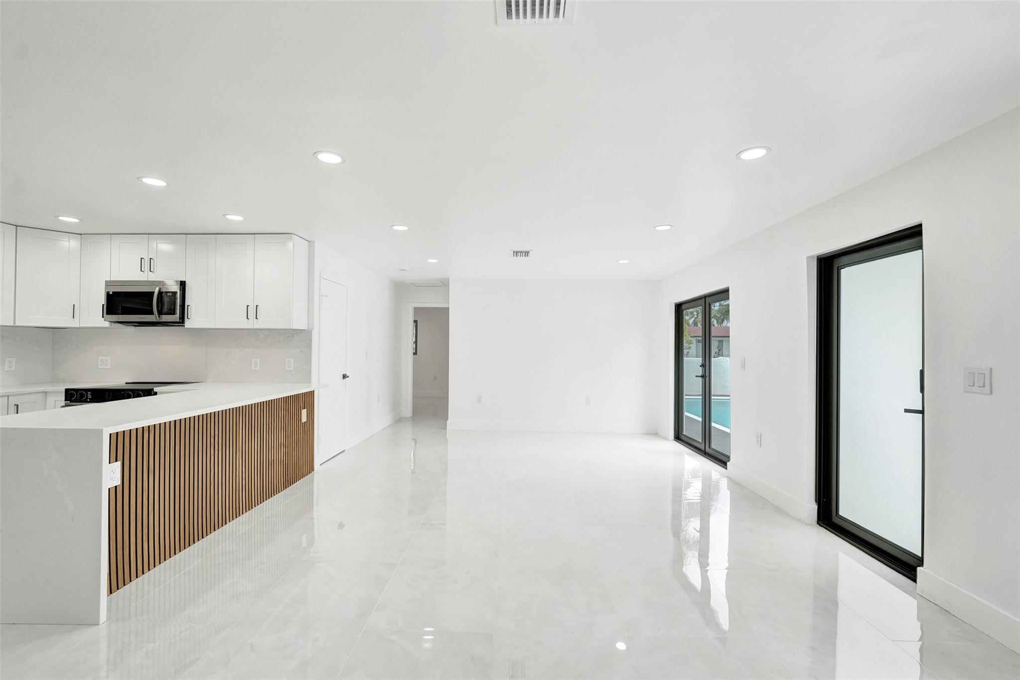 PLAYLAND ISLES - Residential Lease