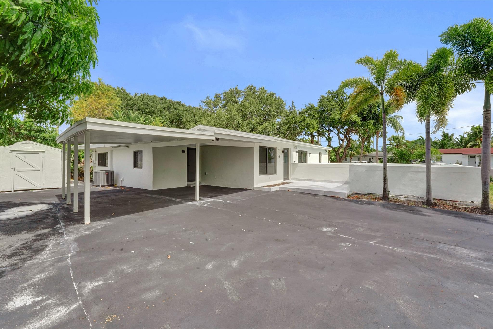 PLAYLAND ISLES - Residential Lease