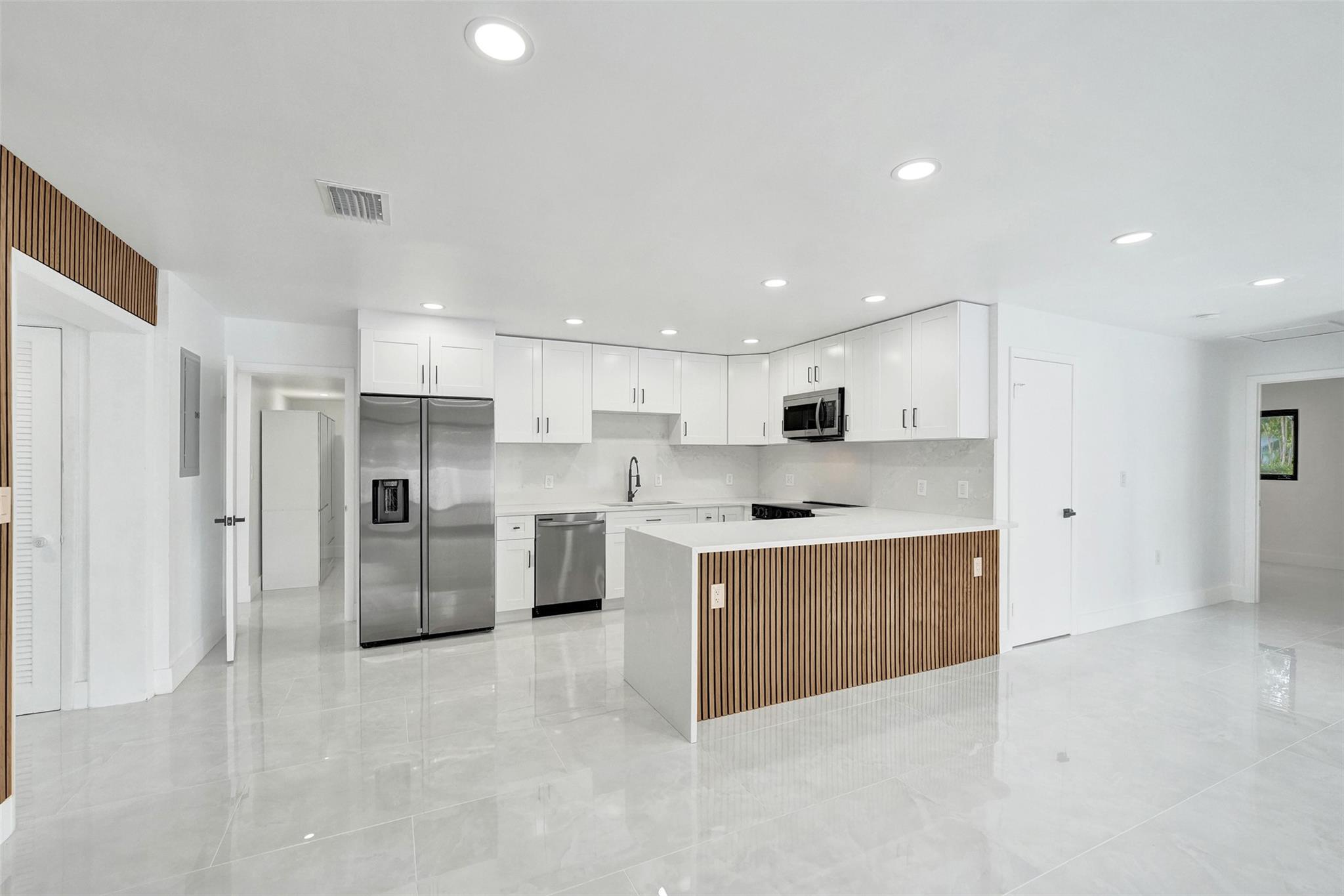 PLAYLAND ISLES - Residential Lease