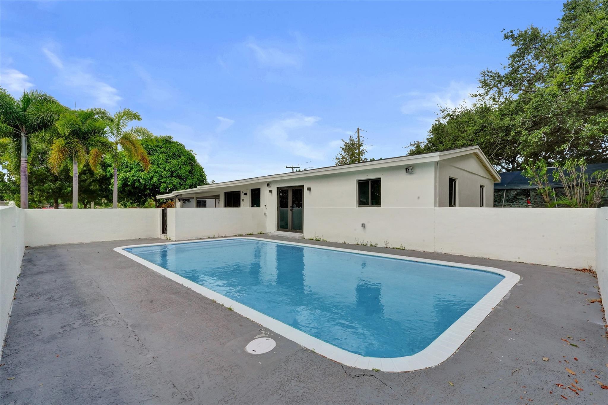 PLAYLAND ISLES - Residential Lease