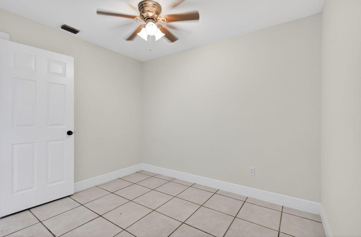 WHISPERING PALMS 5 - Residential