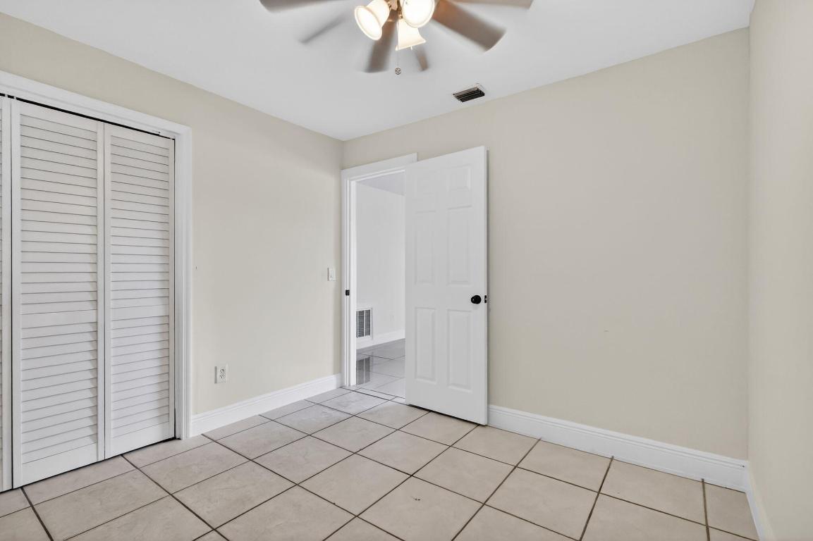 WHISPERING PALMS 5 - Residential