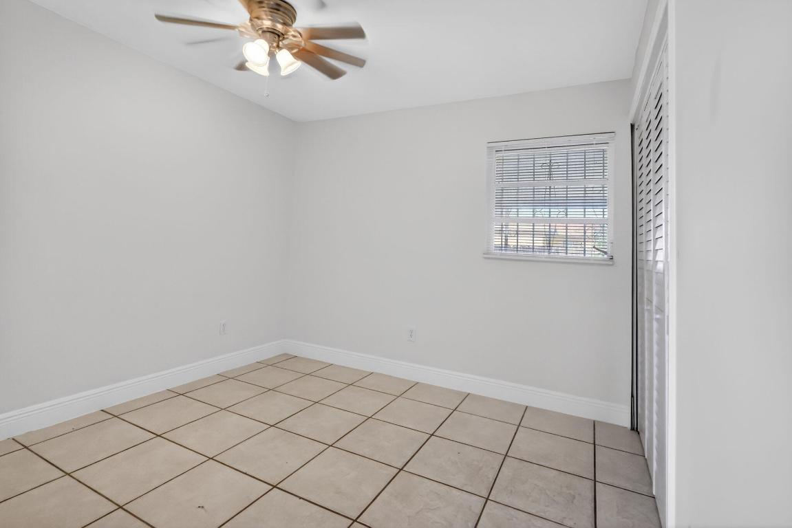 WHISPERING PALMS 5 - Residential