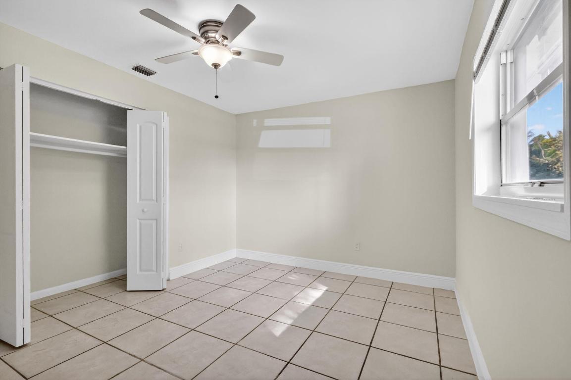 WHISPERING PALMS 5 - Residential