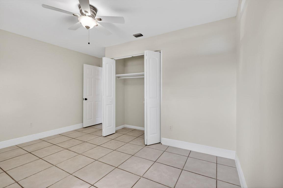 WHISPERING PALMS 5 - Residential