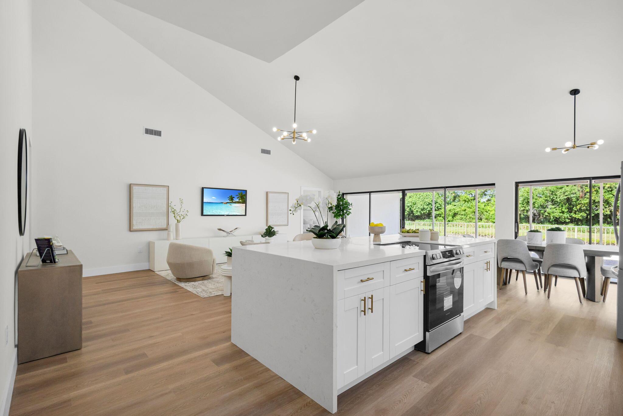 2795 Hawthorne Lane