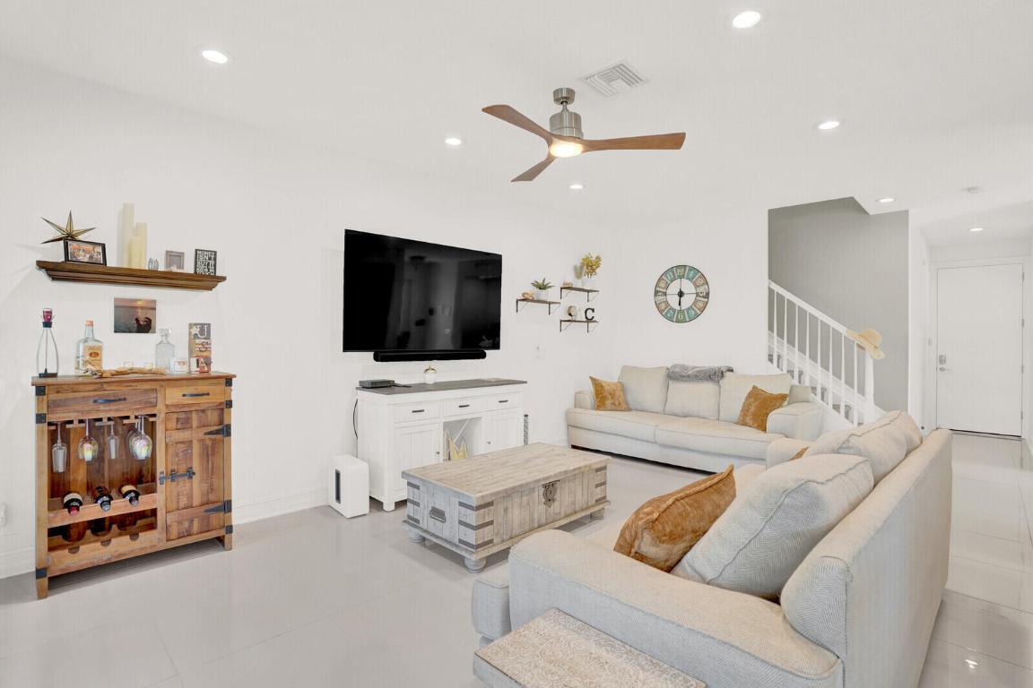 PARK CENTRAL AT CYPRESS KEY - Residential