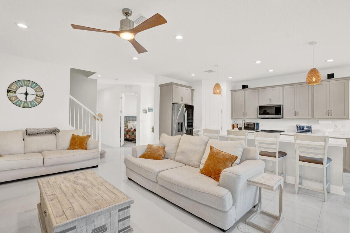 PARK CENTRAL AT CYPRESS KEY - Residential