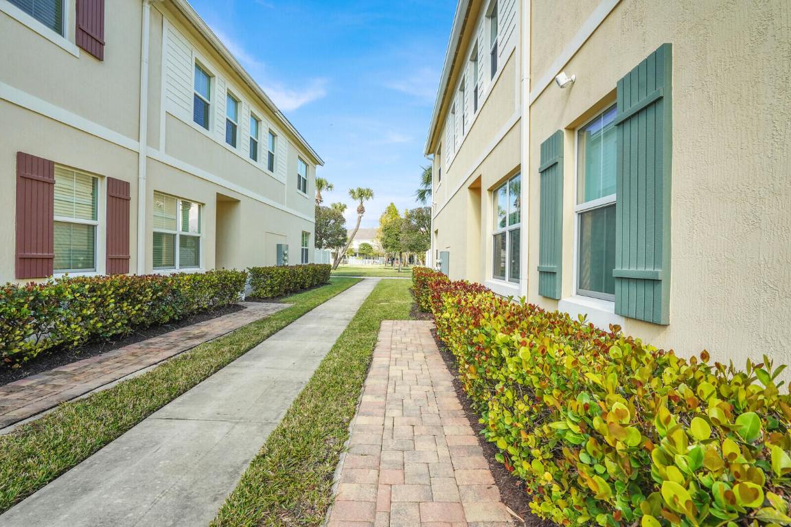 PARK CENTRAL AT CYPRESS KEY - Residential