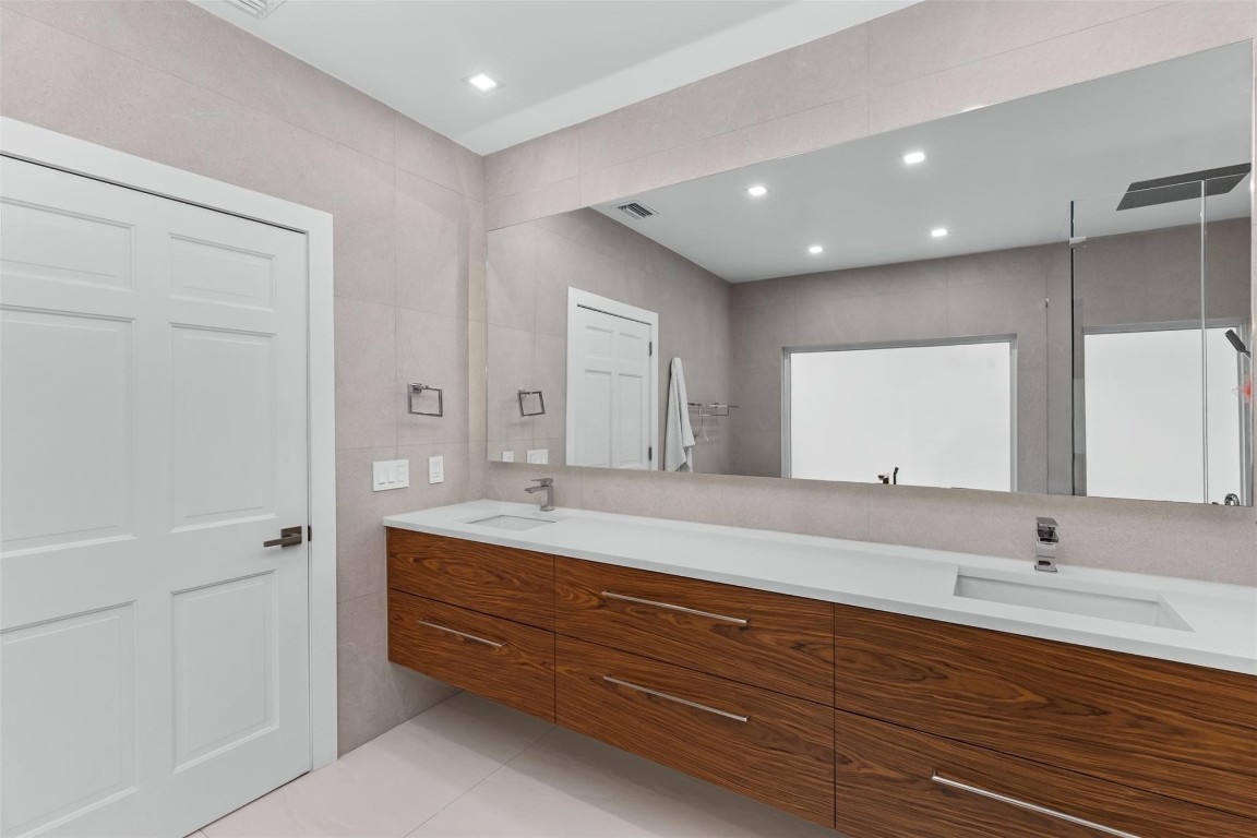 SUNRISE KEY - Residential