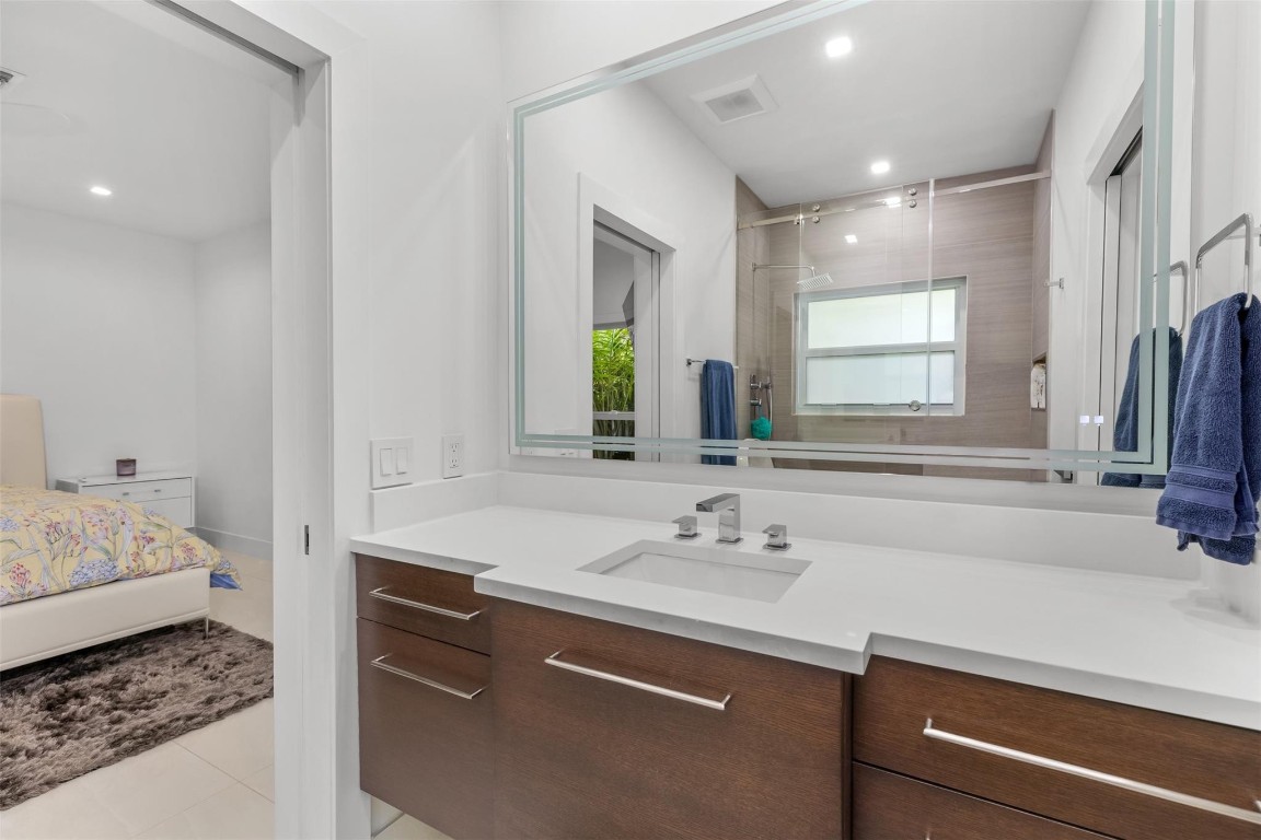 SUNRISE KEY - Residential