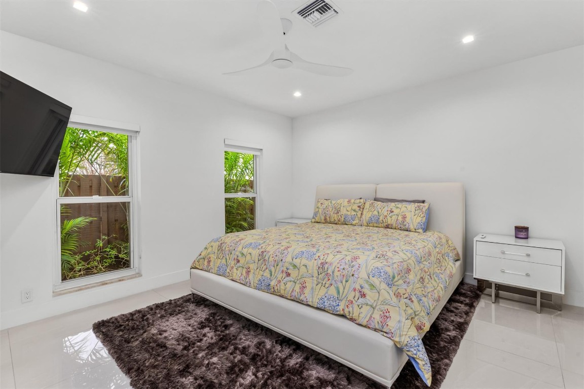 SUNRISE KEY - Residential