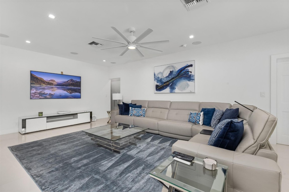 SUNRISE KEY - Residential