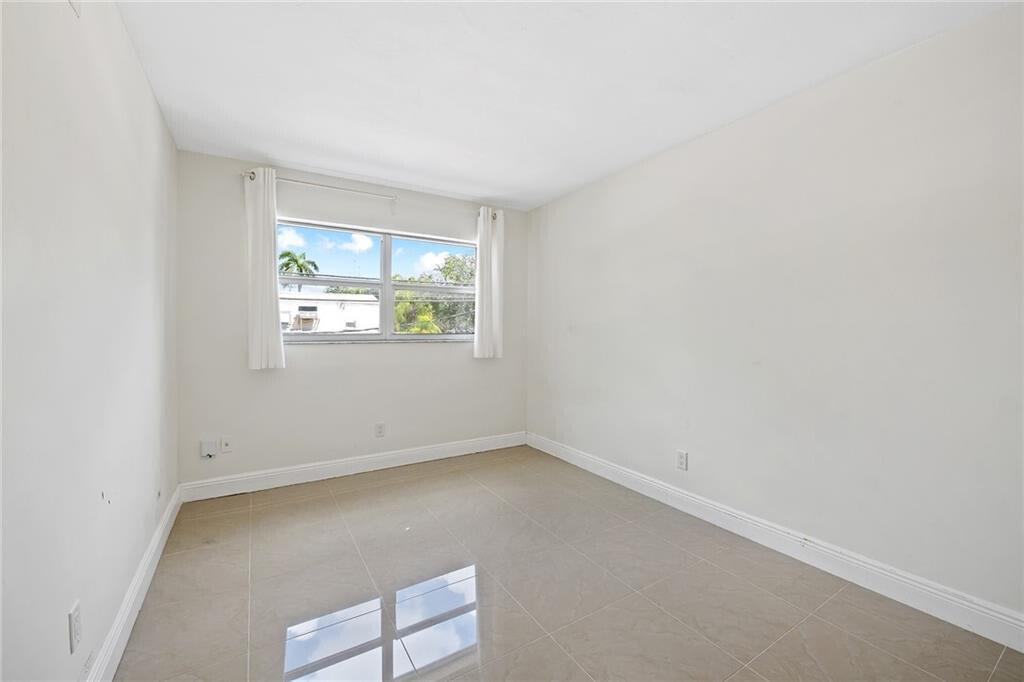 MAYBURY MANSIONS CONDO - Residential