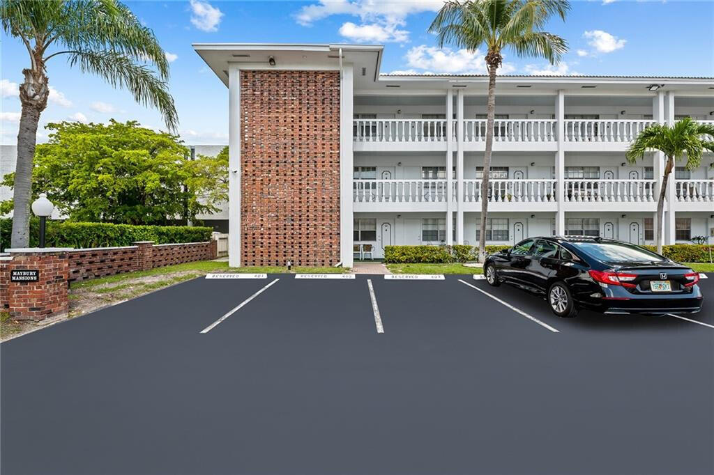 MAYBURY MANSIONS CONDO - Residential