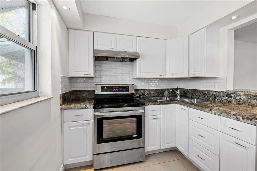 MAYBURY MANSIONS CONDO - Residential