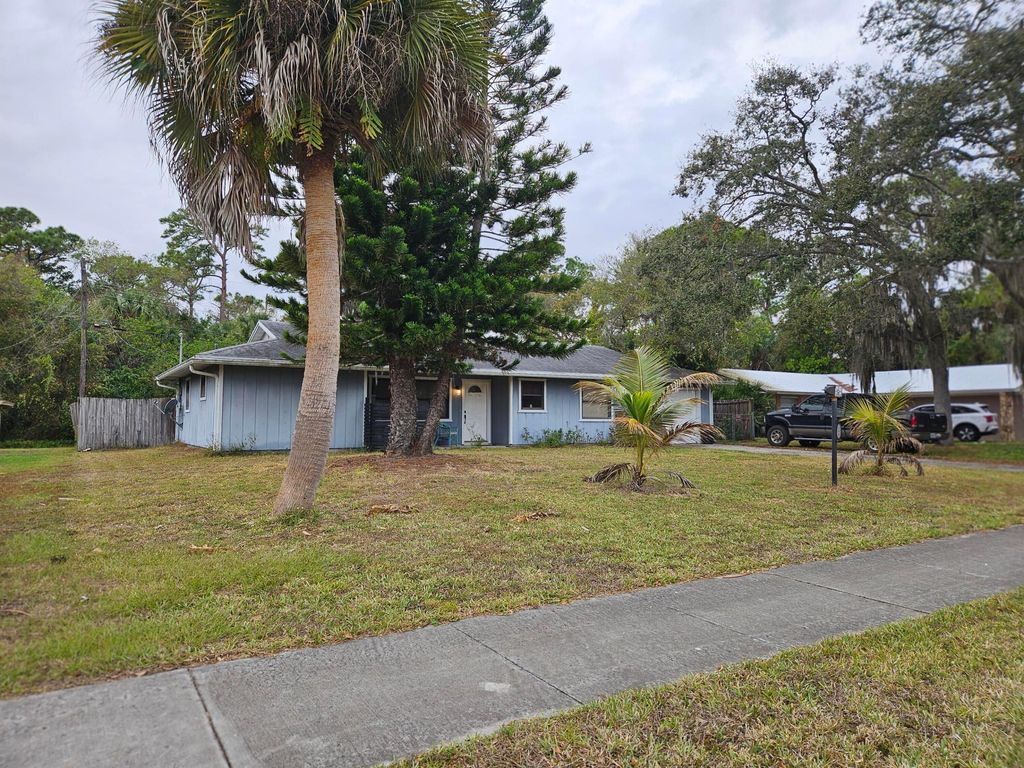Photo of 6007 Fort Pierce Boulevard, Fort Pierce, FL 34951 (MLS # R11160145)