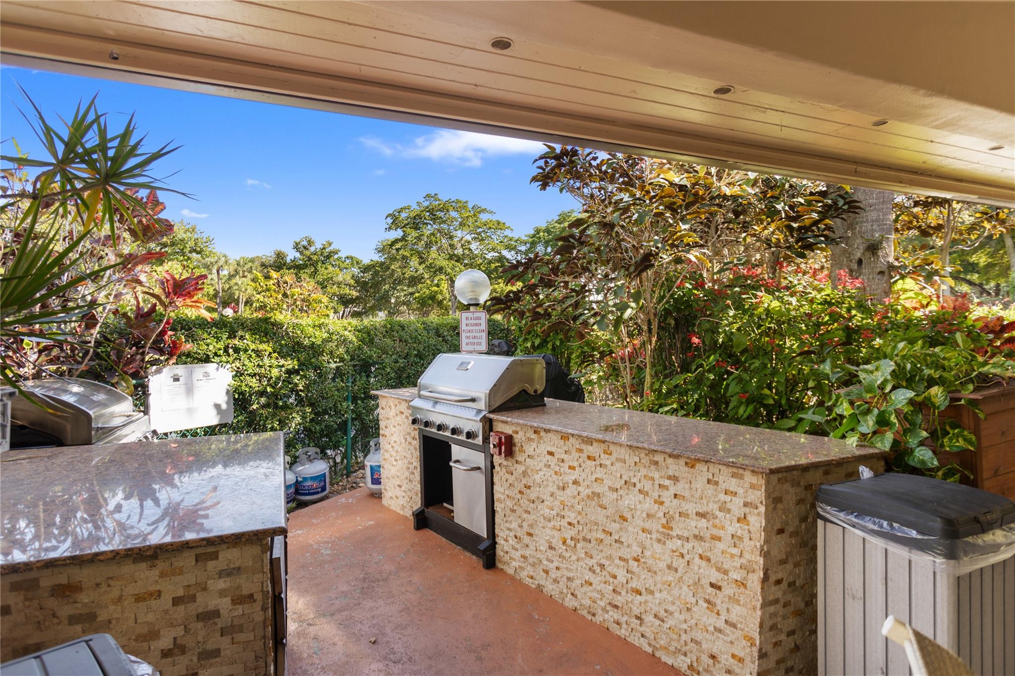 PALM AIRE - Residential