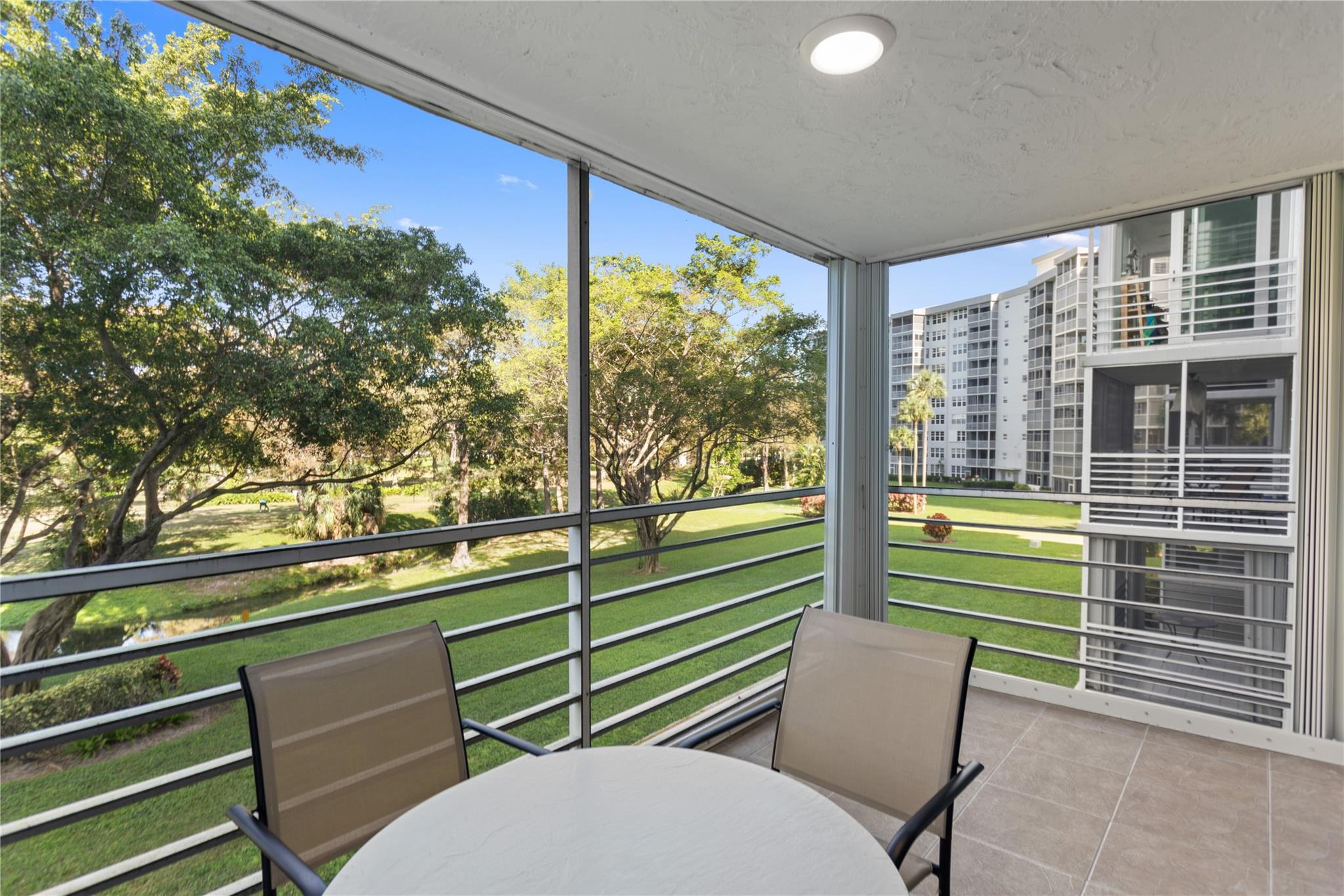 PALM AIRE - Residential