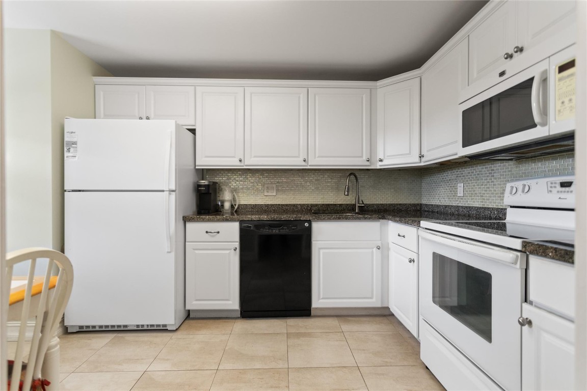 4015 W Palm Aire Drive 304