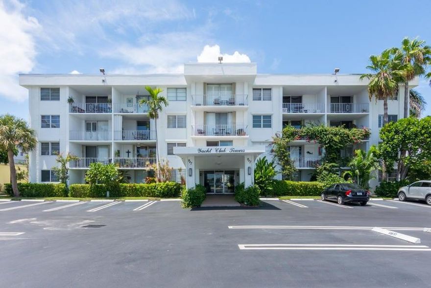 Beautiful 1-Bedroom, 1-Bath Waterfront Condo!Ground-floor unit freshly painted with tile floors throughout. Located directly on the Intracoastal and just steps from the pool. Across from the Yacht Club and minutes to the beach, shopping, dining, and downtown. Enjoy easy coastal living in a prime location!