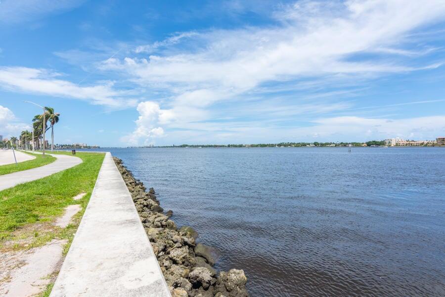 YACHT CLUB TOWERS CONDO - Residential Lease