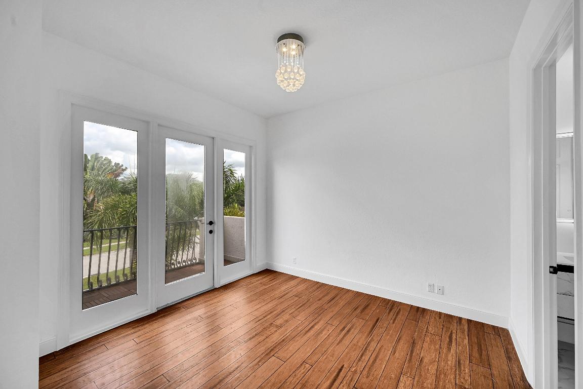 VERSAILLES - Residential